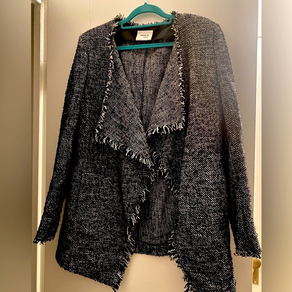 AKRIS Punto Black & White Tweed Fringed Waterfall Front Open Jacket 8 MSRP $1490
